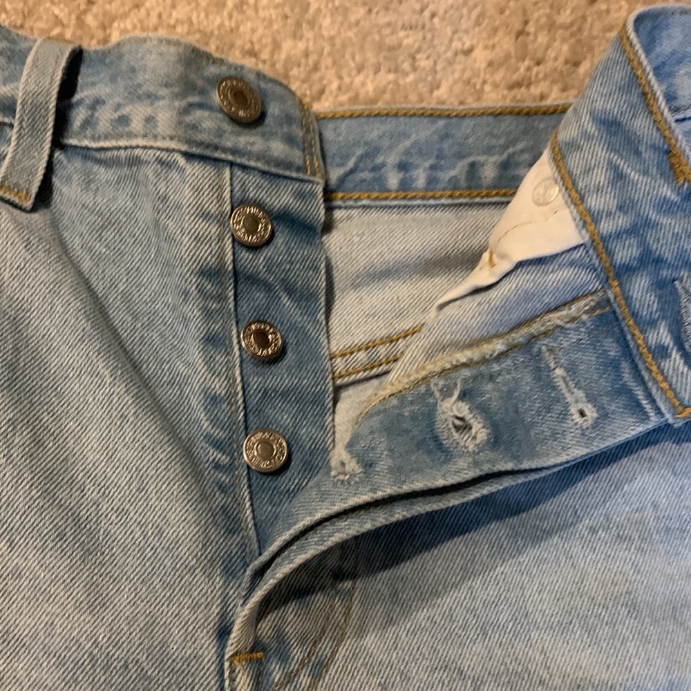 Levi’s Shorts - Picture 2 of 7